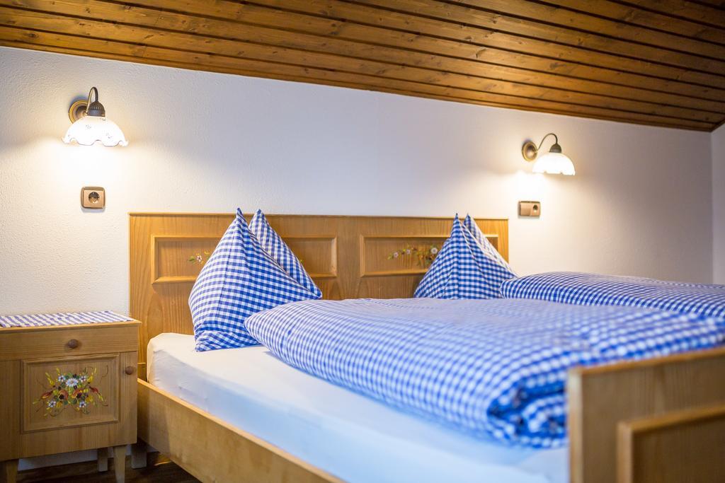 Berggasthaus Agritur Moserhof Braies  Exterior foto